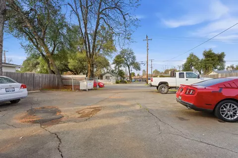 Exterior - 1075 Le Brun Ln, Redding, CA 96002 photo 1 of 1