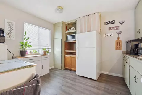 Kitchen - 1075 Le Brun Ln, Redding, CA 96002 photo 2 of 2