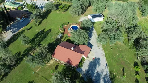 View/Area - 12075 Kern Dr, Redding, CA 96003 photo 4 of 5