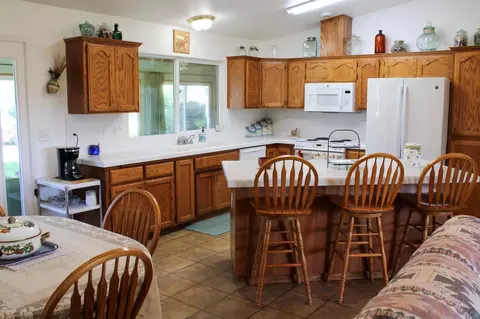 Kitchen - 12075 Kern Dr, Redding, CA 96003 photo 3 of 3