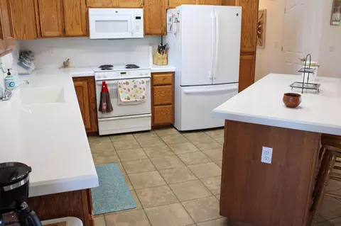 Kitchen - 12075 Kern Dr, Redding, CA 96003 photo 2 of 3