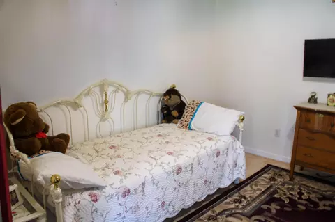Bedroom - 12075 Kern Dr, Redding, CA 96003 photo 6 of 6
