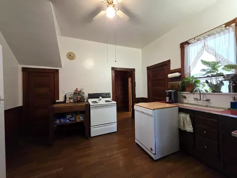 Kitchen - 1414 Marin St, Corning, CA 96021 photo 2 of 3