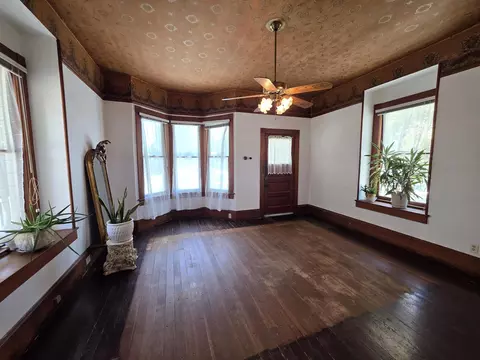 Living - 1414 Marin St, Corning, CA 96021 photo 3 of 4