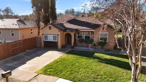 2476 California St, Redding, CA 96001