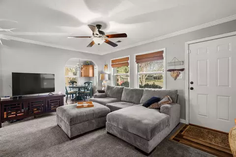 2476 California St, Redding, CA 96001 photo 2