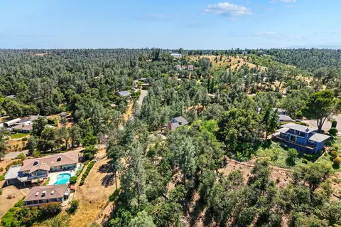View/Area - 8741 Prospectors Rd, Redding, CA 96001 photo 6 of 8