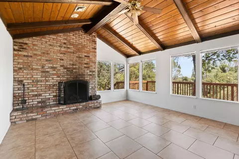 Living - 8741 Prospectors Rd, Redding, CA 96001 photo 6 of 6