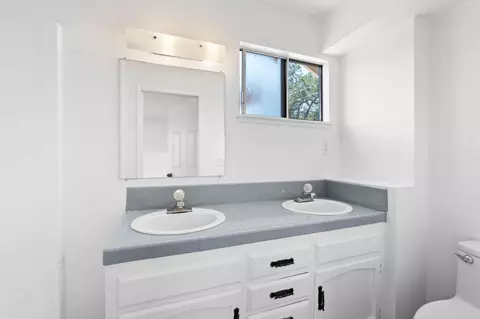Bath - 8741 Prospectors Rd, Redding, CA 96001 photo 1 of 4