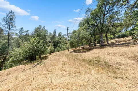 Exterior - 8741 Prospectors Rd, Redding, CA 96001 photo 10 of 13