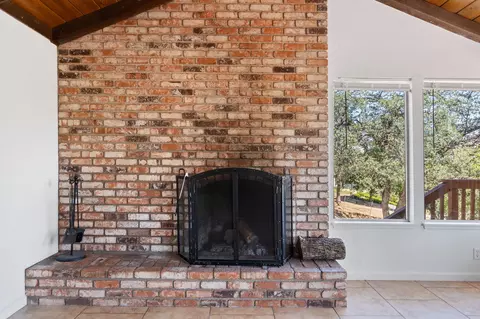 Living - 8741 Prospectors Rd, Redding, CA 96001 photo 5 of 6