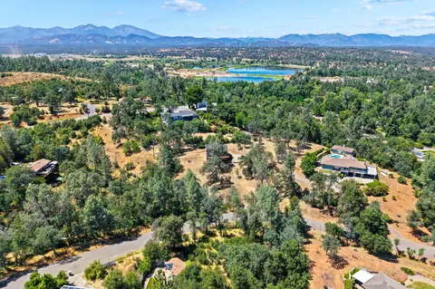 View/Area - 8741 Prospectors Rd, Redding, CA 96001 photo 5 of 8