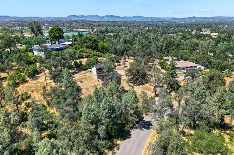 View/Area - 8741 Prospectors Rd, Redding, CA 96001 photo 7 of 8