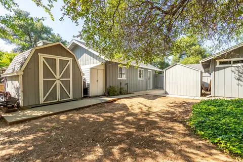Exterior - 1761 Edgewood Dr, Redding, CA 96003 photo 11 of 13