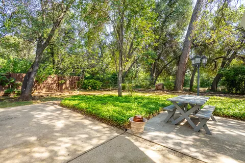Exterior - 1761 Edgewood Dr, Redding, CA 96003 photo 6 of 13