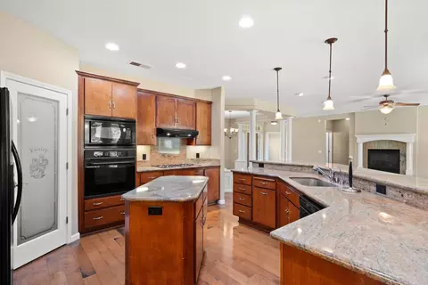 Kitchen - 22745 Daha Dr, Red Bluff, CA 96080 photo 4 of 9
