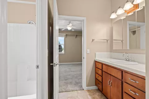 Bath - 22745 Daha Dr, Red Bluff, CA 96080 photo 4 of 4