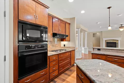 Kitchen - 22745 Daha Dr, Red Bluff, CA 96080 photo 5 of 9