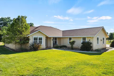 Exterior - 22745 Daha Dr, Red Bluff, CA 96080 photo 2 of 4
