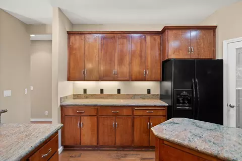 Kitchen - 22745 Daha Dr, Red Bluff, CA 96080 photo 8 of 9