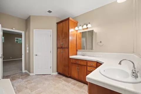 Bath - 22745 Daha Dr, Red Bluff, CA 96080 photo 2 of 4
