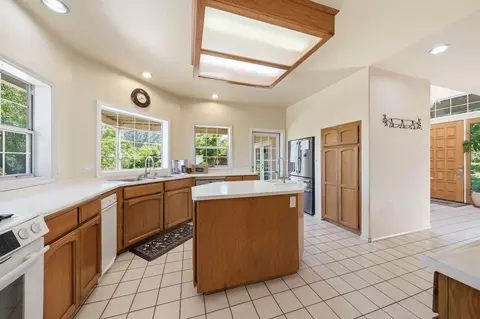 Kitchen - 8745 Glendive Ln, Redding, CA 96001 photo 2 of 4