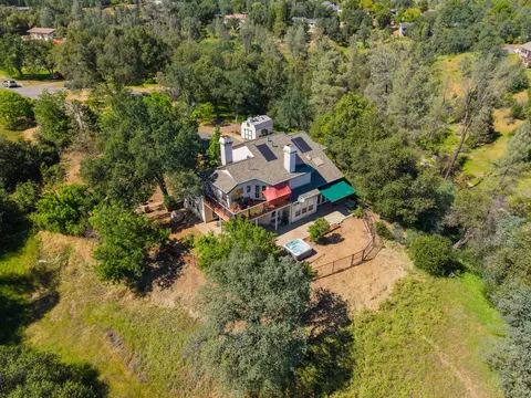View/Area - 8745 Glendive Ln, Redding, CA 96001 photo 3 of 9