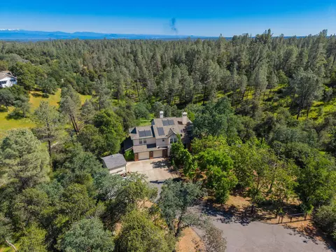 View/Area - 8745 Glendive Ln, Redding, CA 96001 photo 7 of 9
