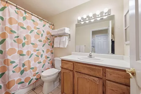 Bath - 8745 Glendive Ln, Redding, CA 96001 photo 1 of 5
