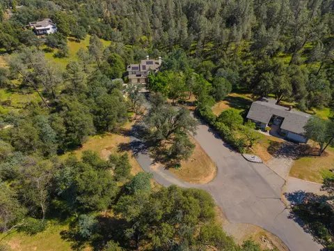 View/Area - 8745 Glendive Ln, Redding, CA 96001 photo 9 of 9