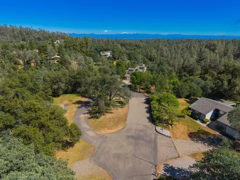 View/Area - 8745 Glendive Ln, Redding, CA 96001 photo 8 of 9