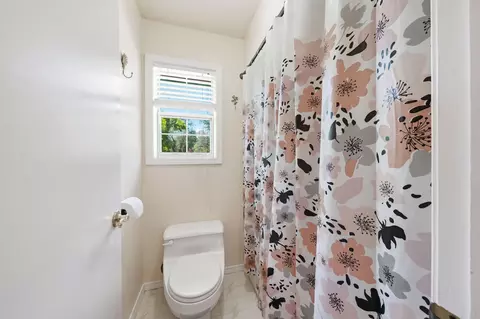 Bath - 8745 Glendive Ln, Redding, CA 96001 photo 4 of 5