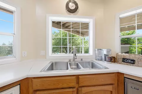 Kitchen - 8745 Glendive Ln, Redding, CA 96001 photo 4 of 4