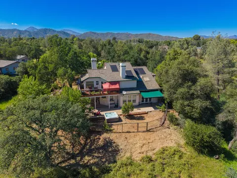 View/Area - 8745 Glendive Ln, Redding, CA 96001 photo 6 of 9