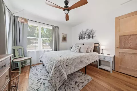 Bedroom - 784 Lakeview Dr, Redding, CA 96001 photo 1 of 4