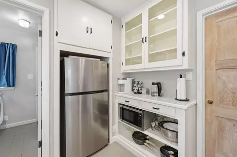 Kitchen - 784 Lakeview Dr, Redding, CA 96001 photo 3 of 4