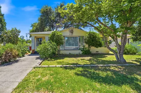 Exterior - 784 Lakeview Dr, Redding, CA 96001 photo 2 of 6