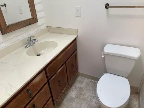 Bath - 251 Aurora Ave, Davis, CA 95616 photo 1 of 3