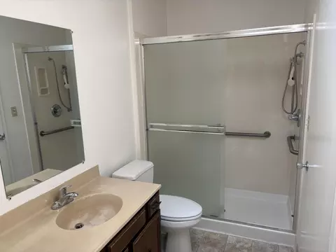 Bath - 251 Aurora Ave, Davis, CA 95616 photo 2 of 3