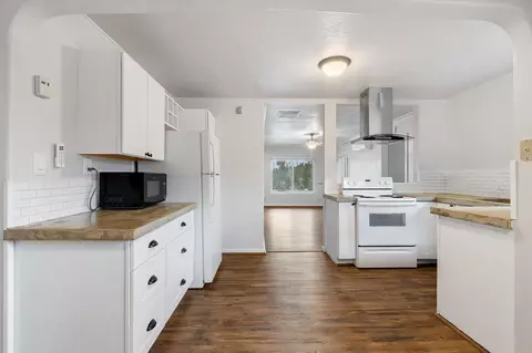 1660 Ashby Rd, Shasta Lake, CA 96019