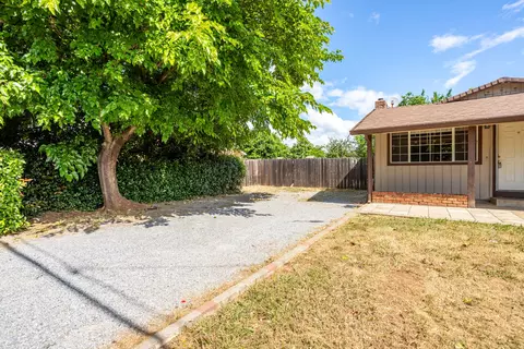 Exterior - 2522 Belladonna St, Redding, CA 96002 photo 3 of 8