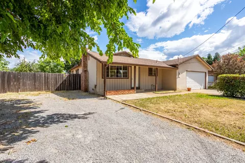 Exterior - 2522 Belladonna St, Redding, CA 96002 photo 2 of 8