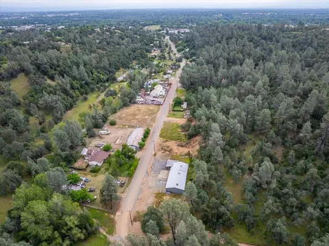 View/Area - 1609 Kenyon Dr, Redding, CA 96001 photo 2 of 3