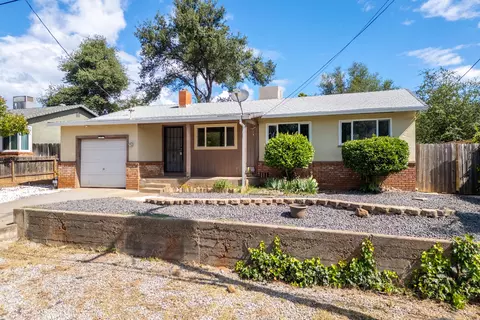 1922 Vale Dr, Redding, CA 96002