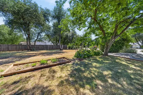 Exterior - 7302 Bohn Blvd, Anderson, CA 96007 photo 7 of 23