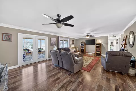 Living - 7302 Bohn Blvd, Anderson, CA 96007 photo 1 of 2