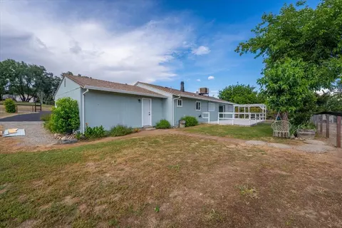 Exterior - 18805 Drake Rd, Red Bluff, CA 96080 photo 11 of 21