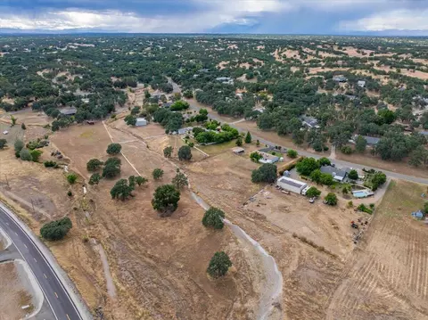 View/Area - 18805 Drake Rd, Red Bluff, CA 96080 photo 8 of 12
