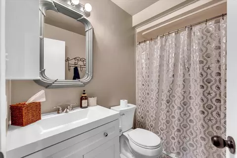 Bath - 18805 Drake Rd, Red Bluff, CA 96080 photo 3 of 3
