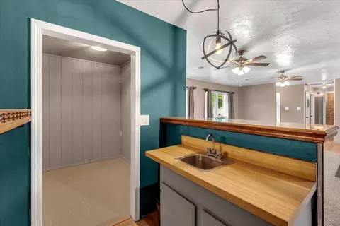 Entry Way - 18805 Drake Rd, Red Bluff, CA 96080 photo 2 of 3
